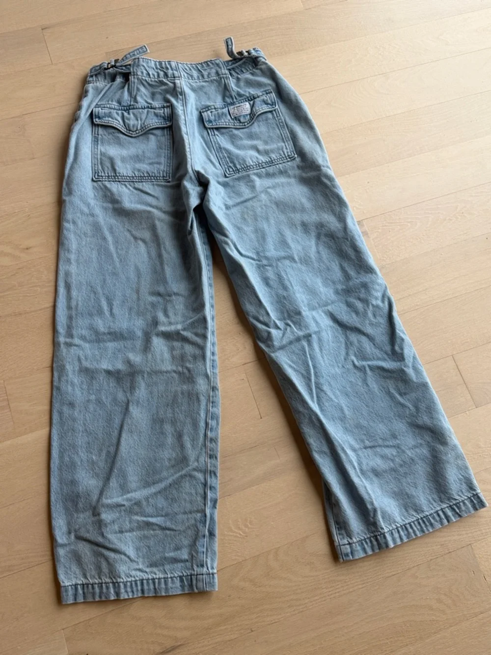 Levi's Surplus Straight Women's Jeans - Picture 2 of 9